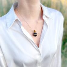 Charger l'image dans la galerie, 'Terra' collier fiole - Oeil de tigre