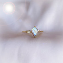 Charger l'image dans la galerie, 'Diane' bague - Labradorite