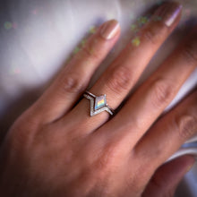 Charger l'image dans la galerie, 'Diane' bague - Labradorite