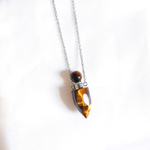 Charger l'image dans la galerie, 'Artémis' collier fiole - Œil de Tigre