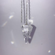 Charger l'image dans la galerie, Pendule - Cristal de Roche