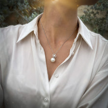 Charger l&#39;image dans la galerie, &#39;Ondine&#39; collier fiole - Nacre
