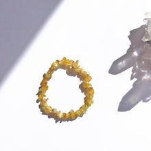 Lade das Bild in den Galerie-Viewer, &#39;Namaka&#39; Bracelet - Opale Jaune
