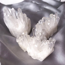 Lade das Bild in den Galerie-Viewer, Druse - Quartz Himalaya (qualité Super Extra)
