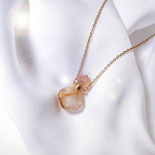 Lade das Bild in den Galerie-Viewer, &#39;Isis&#39; collier fiole - Quartz Rutile
