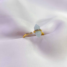 Lade das Bild in den Galerie-Viewer, &#39;Séléné&#39; bague - Aigue Marine
