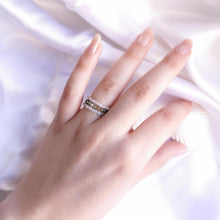 Lade das Bild in den Galerie-Viewer, &#39;Vénus&#39; bague - Quartz Rose
