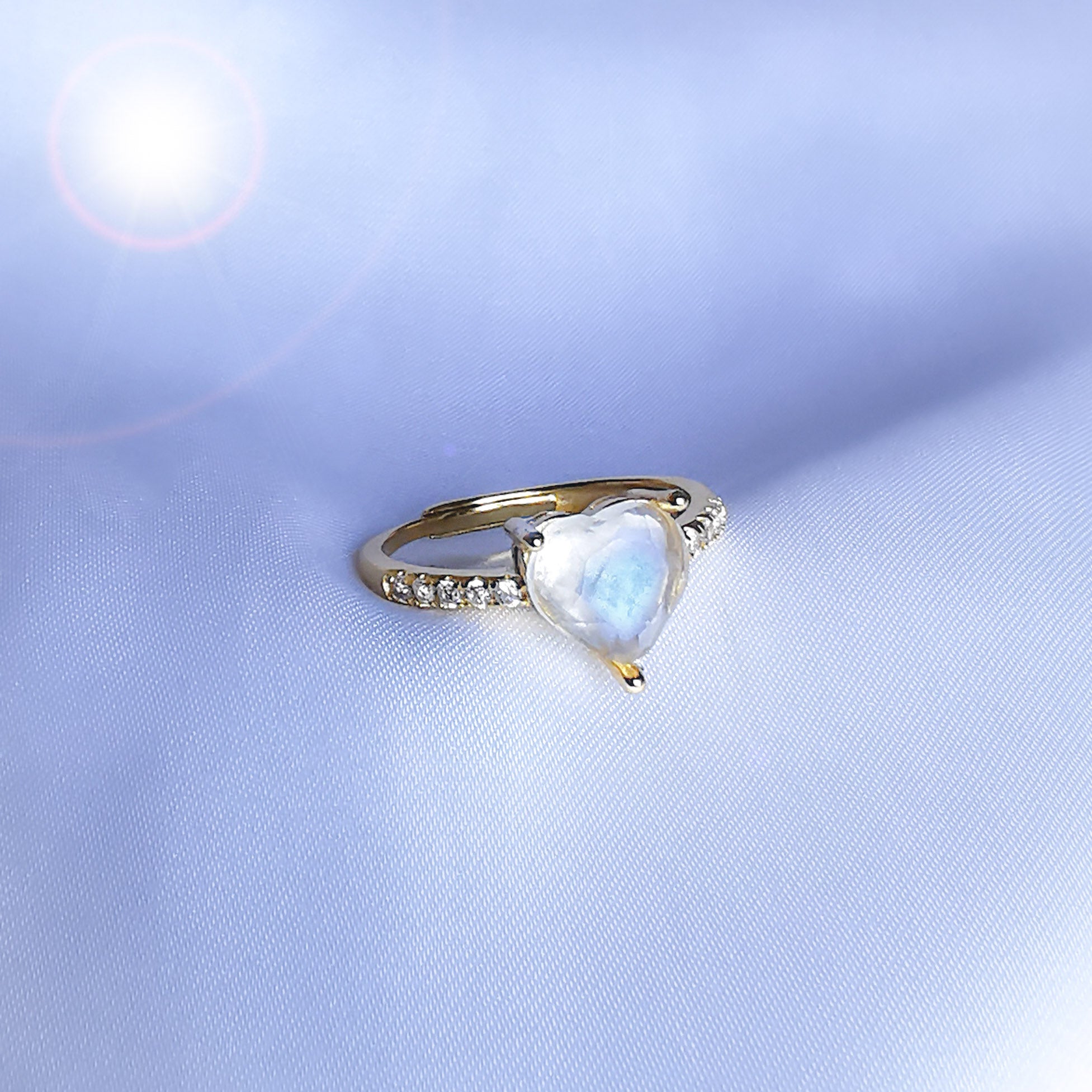 Anahata bague Pierre de Lune Bleue