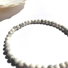 Lade das Bild in den Galerie-Viewer, &#39;Vénus&#39; Bracelet - Howlite
