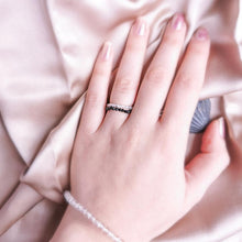Charger l&#39;image dans la galerie, &#39;Théia&#39; bague - Spinelle Noir
