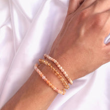 Lade das Bild in den Galerie-Viewer, &#39;Vénus&#39; Bracelet - Pierre de Soleil (Héliolite)
