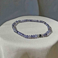 Lade das Bild in den Galerie-Viewer, &#39;Théia&#39; Bracelet - Iolite
