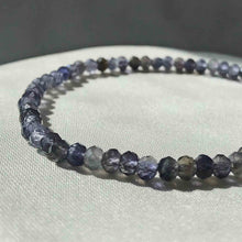 Lade das Bild in den Galerie-Viewer, &#39;Théia&#39; Bracelet - Iolite
