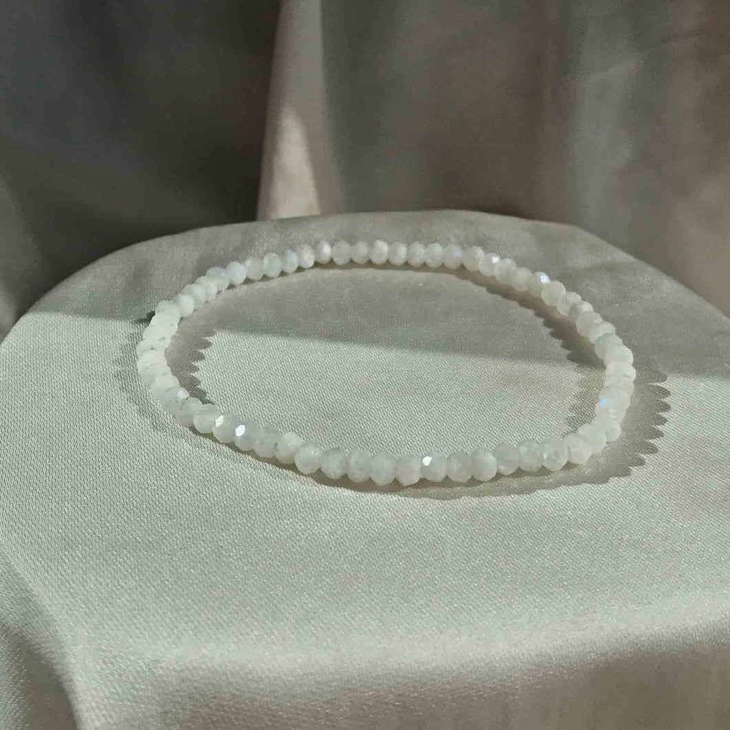 'Théia' Bracelet - Pierre de Lune Bleue