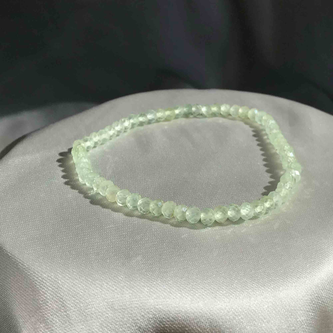 'Théia' Bracelet - Préhnite